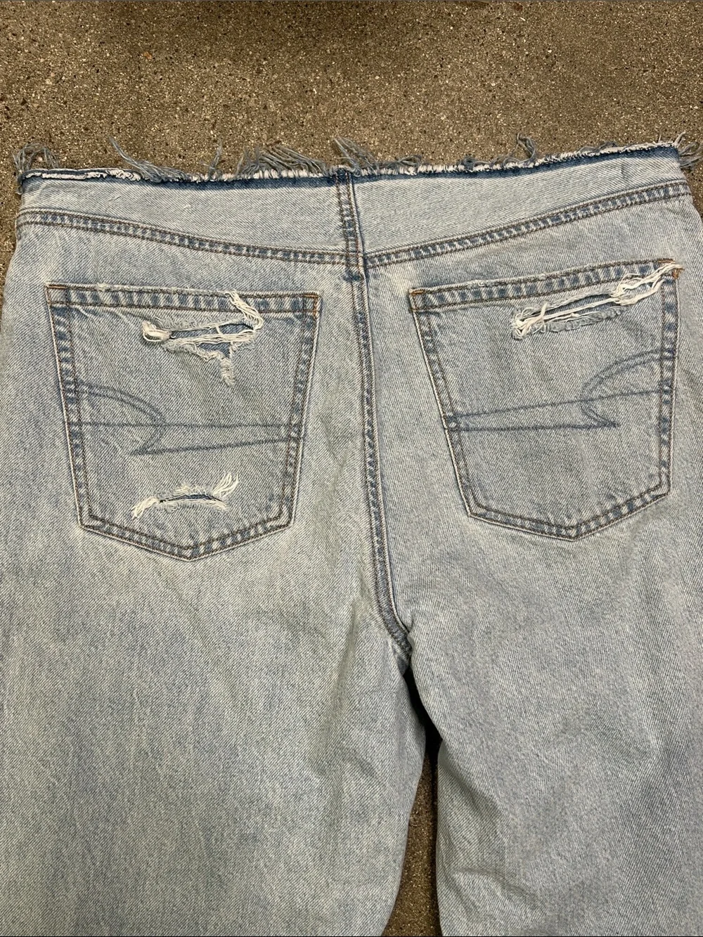 American Eagle Light Blue Womens Denim Jeans - Distressed Casual Relaxed Fit